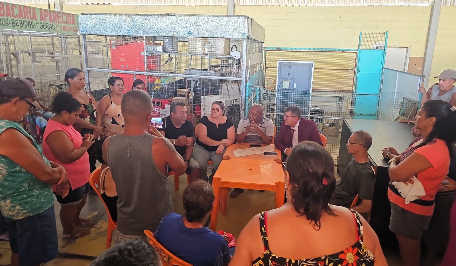 Prefeitura reúne-se novamente com feirantes do São Caetano no diálogo permanente