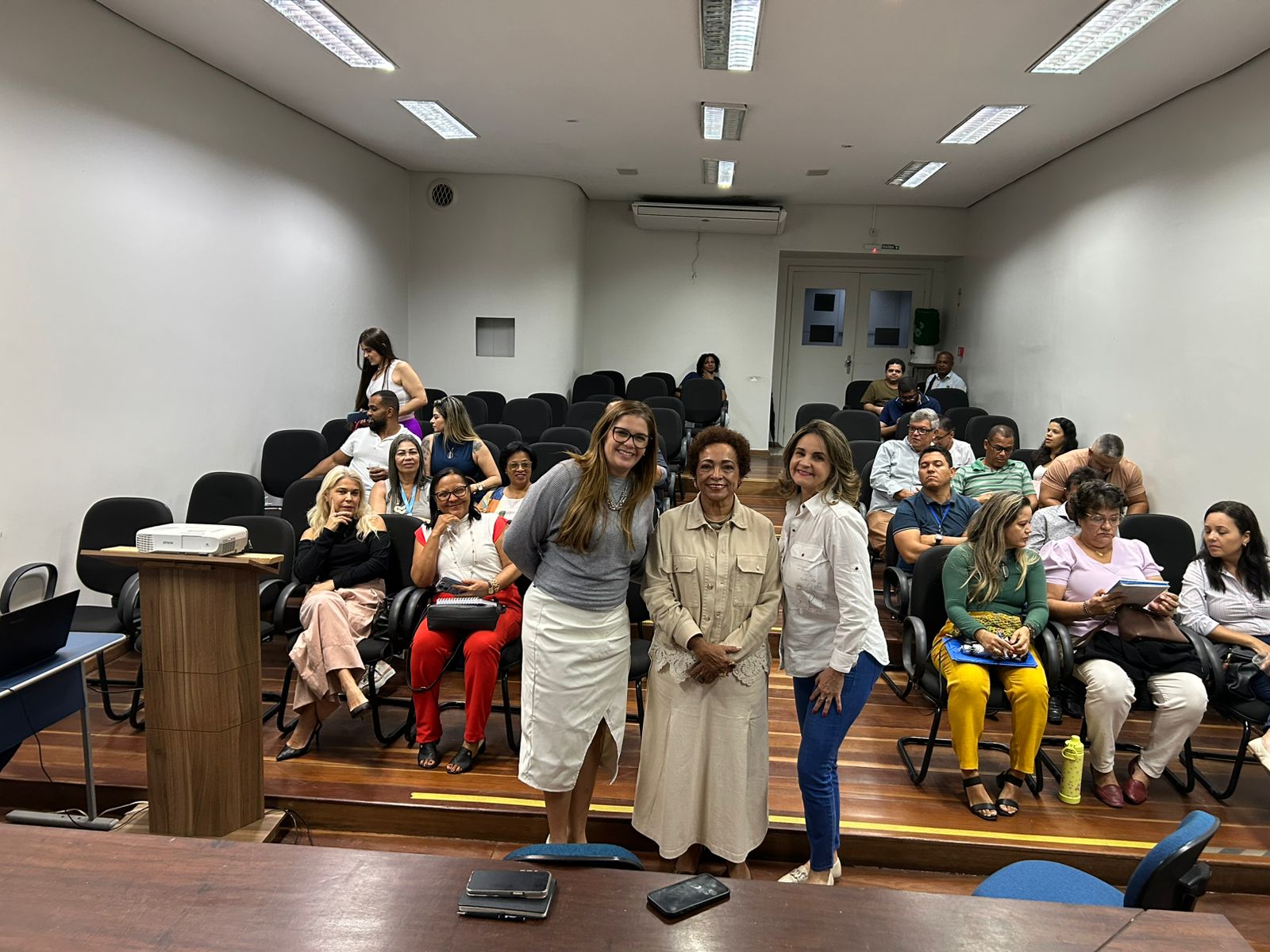 Secretária Municipal de Saúde reúne-se em itabuna com representantes da SESAB