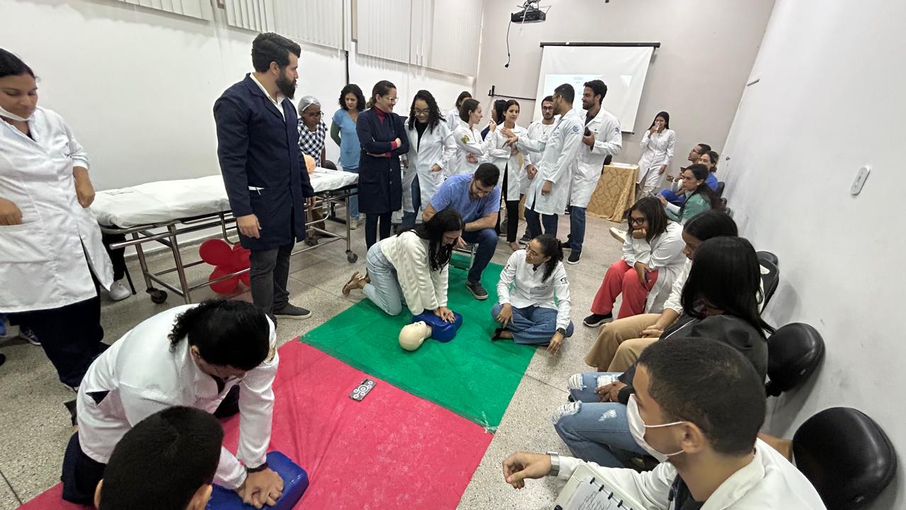 Hospital de Base de Itabuna promove simulação realística de Reanimação Cardiopulmonar (RCP)