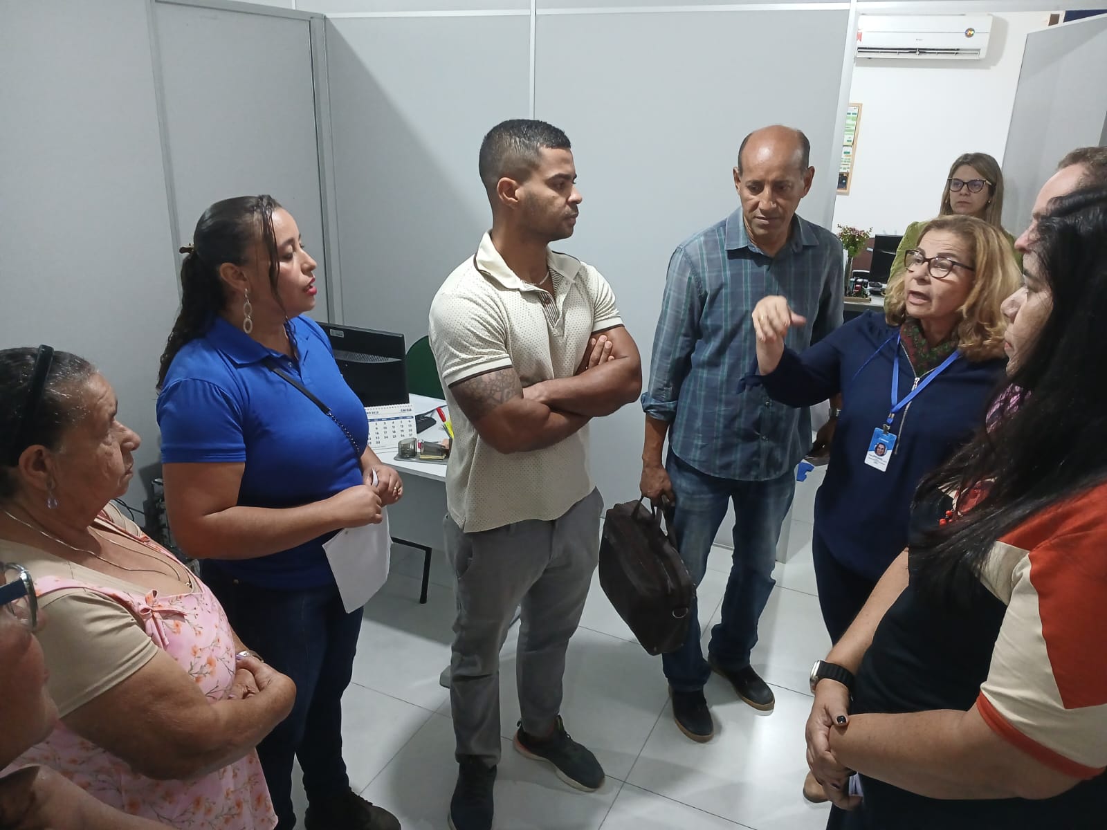 Grupo de moradores do Nova Itabuna se queixa à Prefeitura de obra irregular