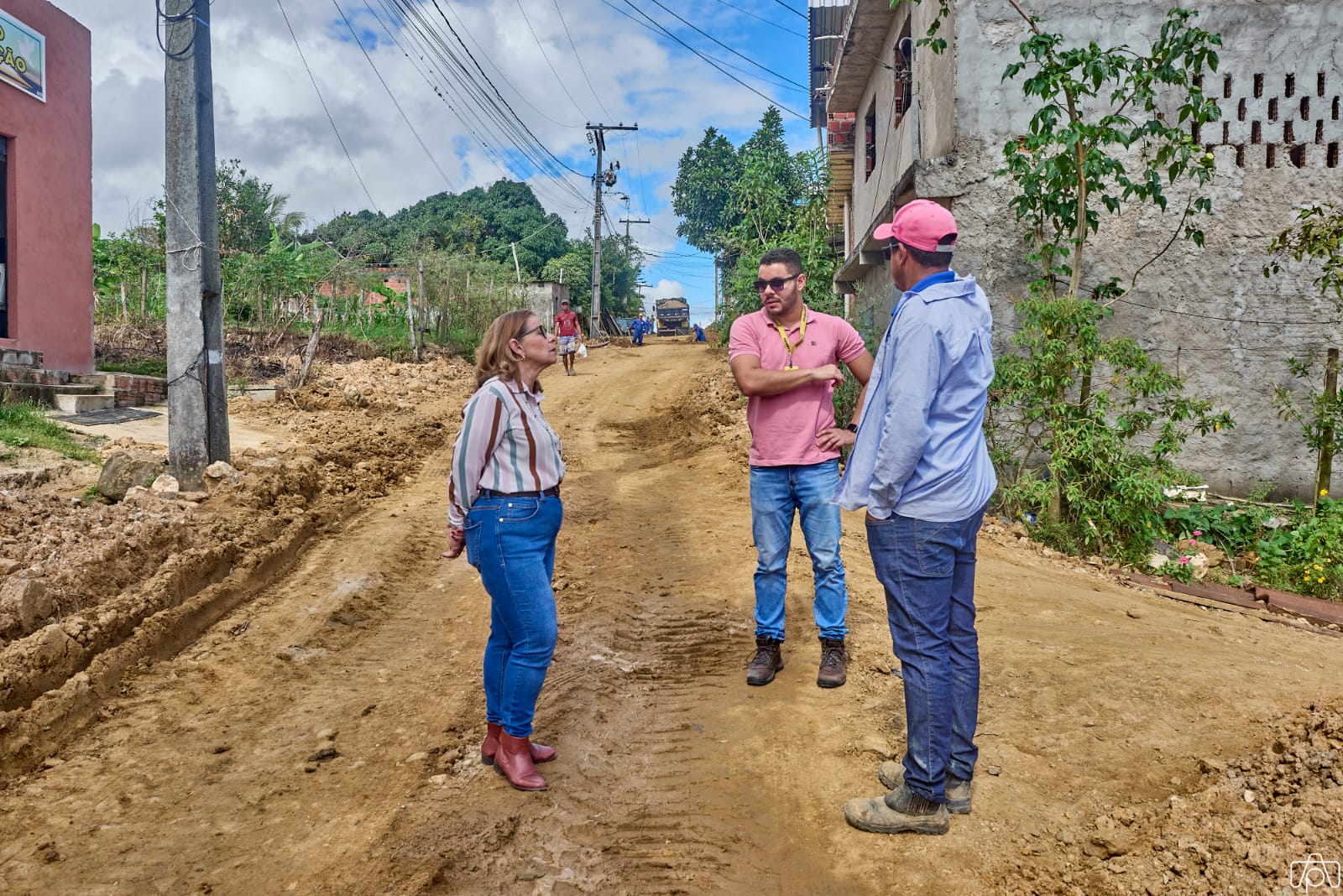 Titular da SIURB avalia execução das obras de saneamento no Novo Lomanto