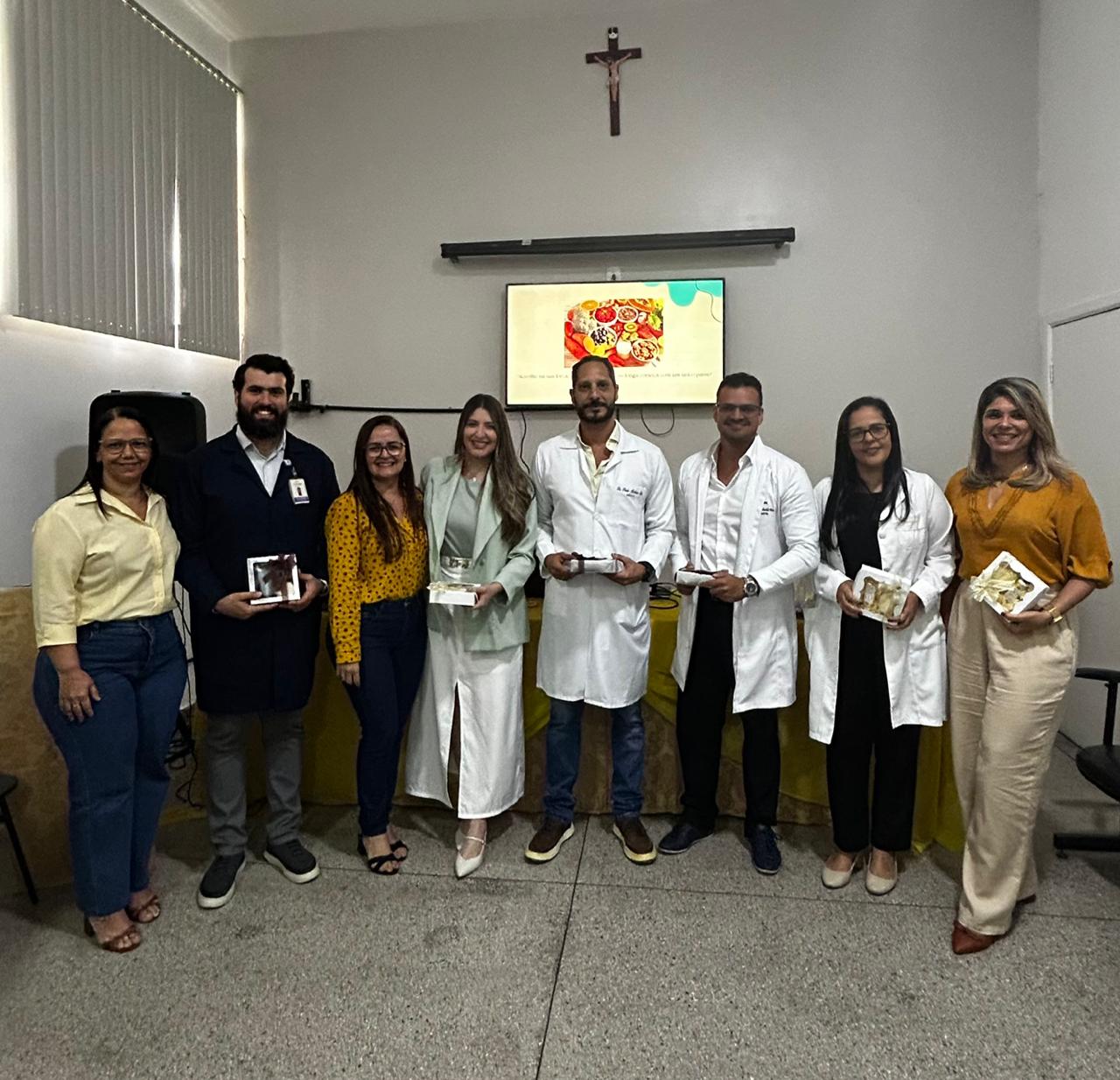 Roda de Conversa do Setembro Amarelo reúne colaboradores e estudantes no Hospital de Base de Itabuna