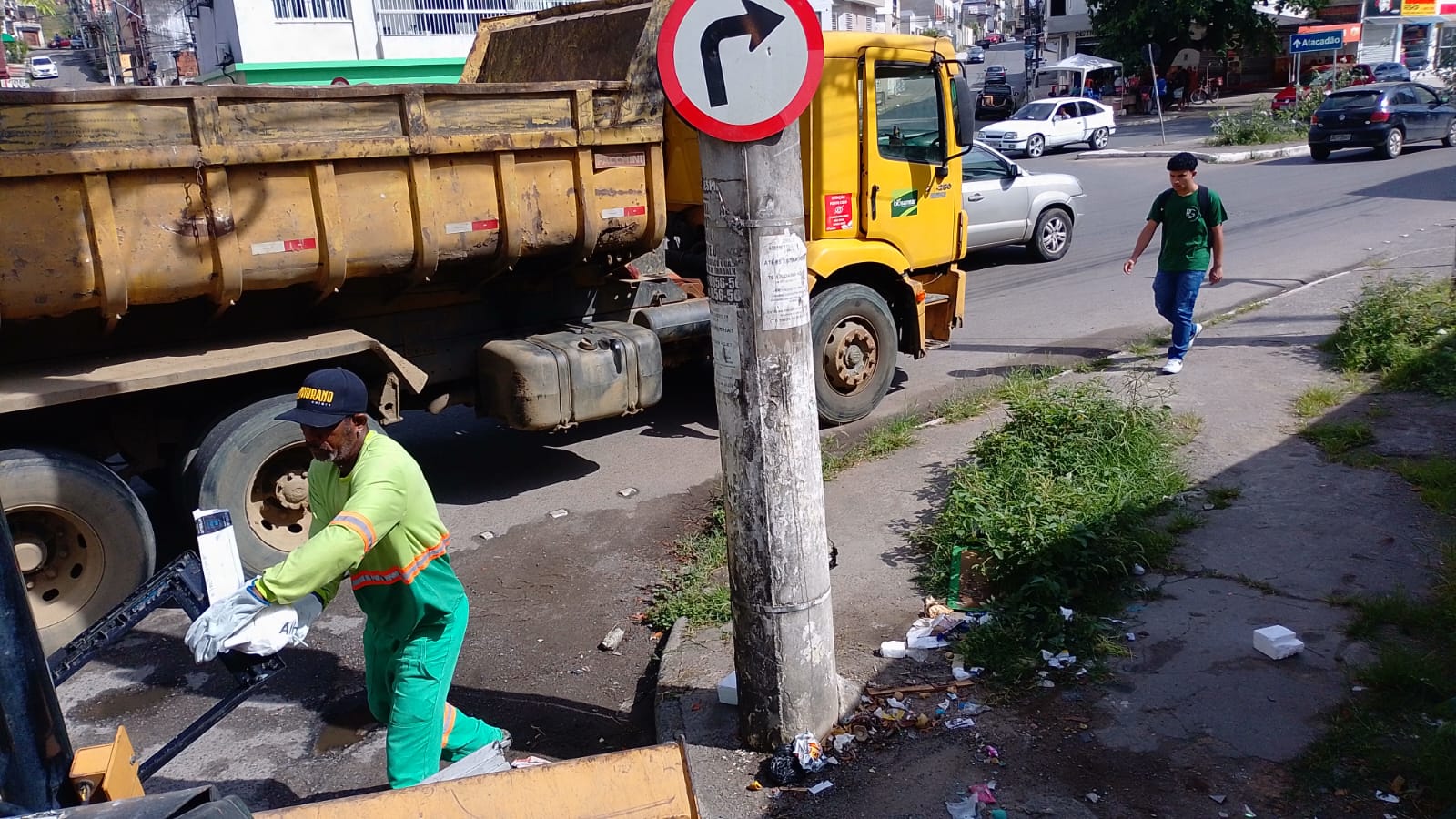 Prefeitura de Itabuna intensifica ações zeladoria em várias partes da cidade