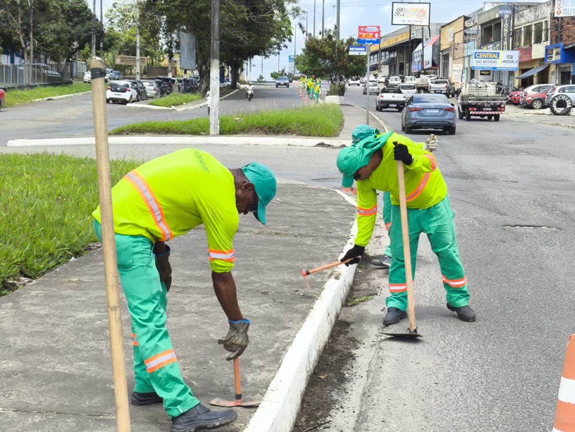 Prefeitura de Itabuna faz zeladoria na Avenida José Soares Pinheiro e mais cinco bairros