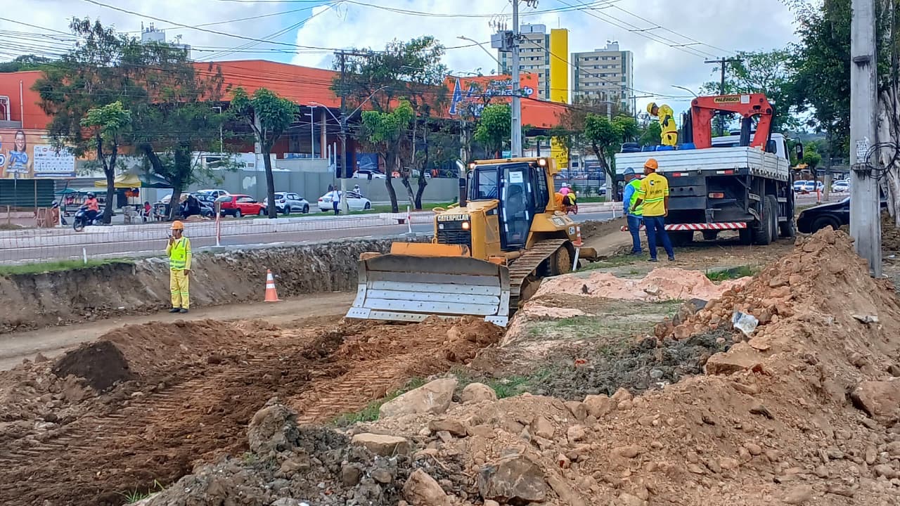 Titular da SIURB acompanha o avanço da obra do complexo viário da Avenida Princesa Isabel em Itabuna