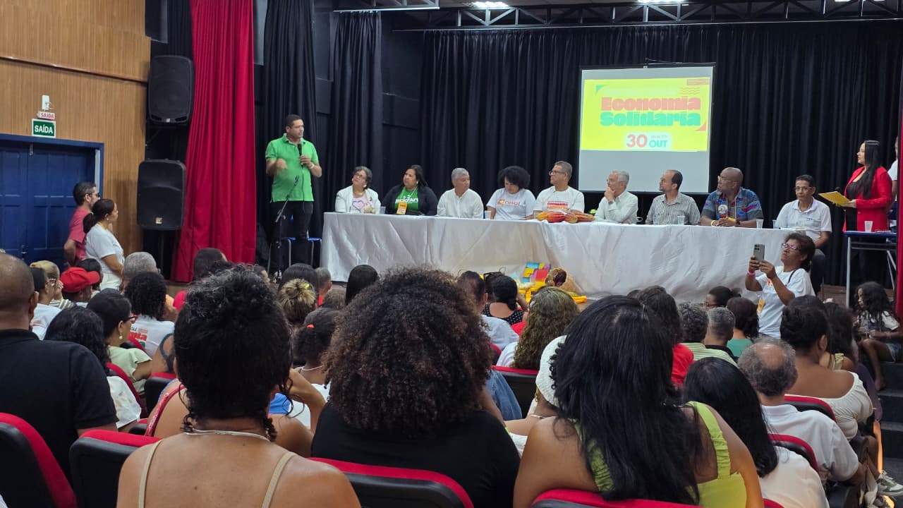 Prefeito em exercício representa Itabuna na abertura da Plenária Territorial de Economia Solidária