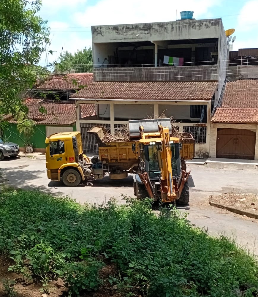 Prefeitura de Itabuna realiza manutenção e limpeza em diversos bairros