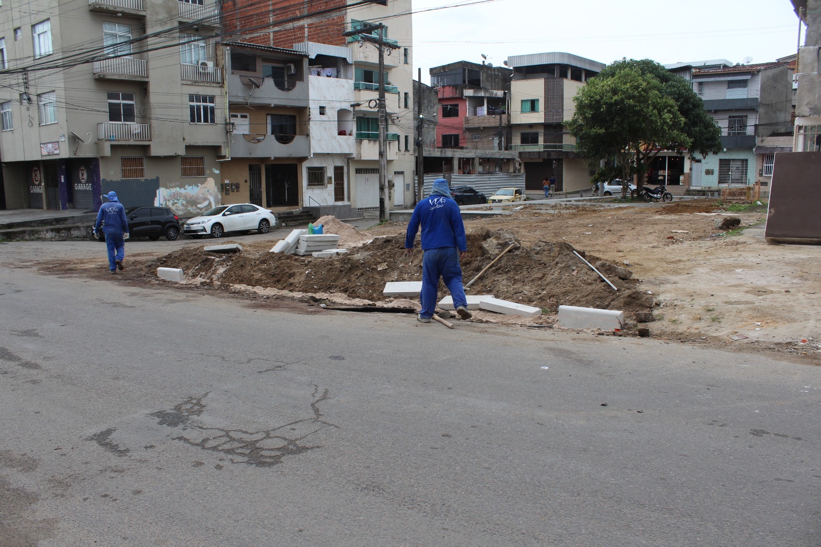 Obras de requalificação da praça da EMASA avançam