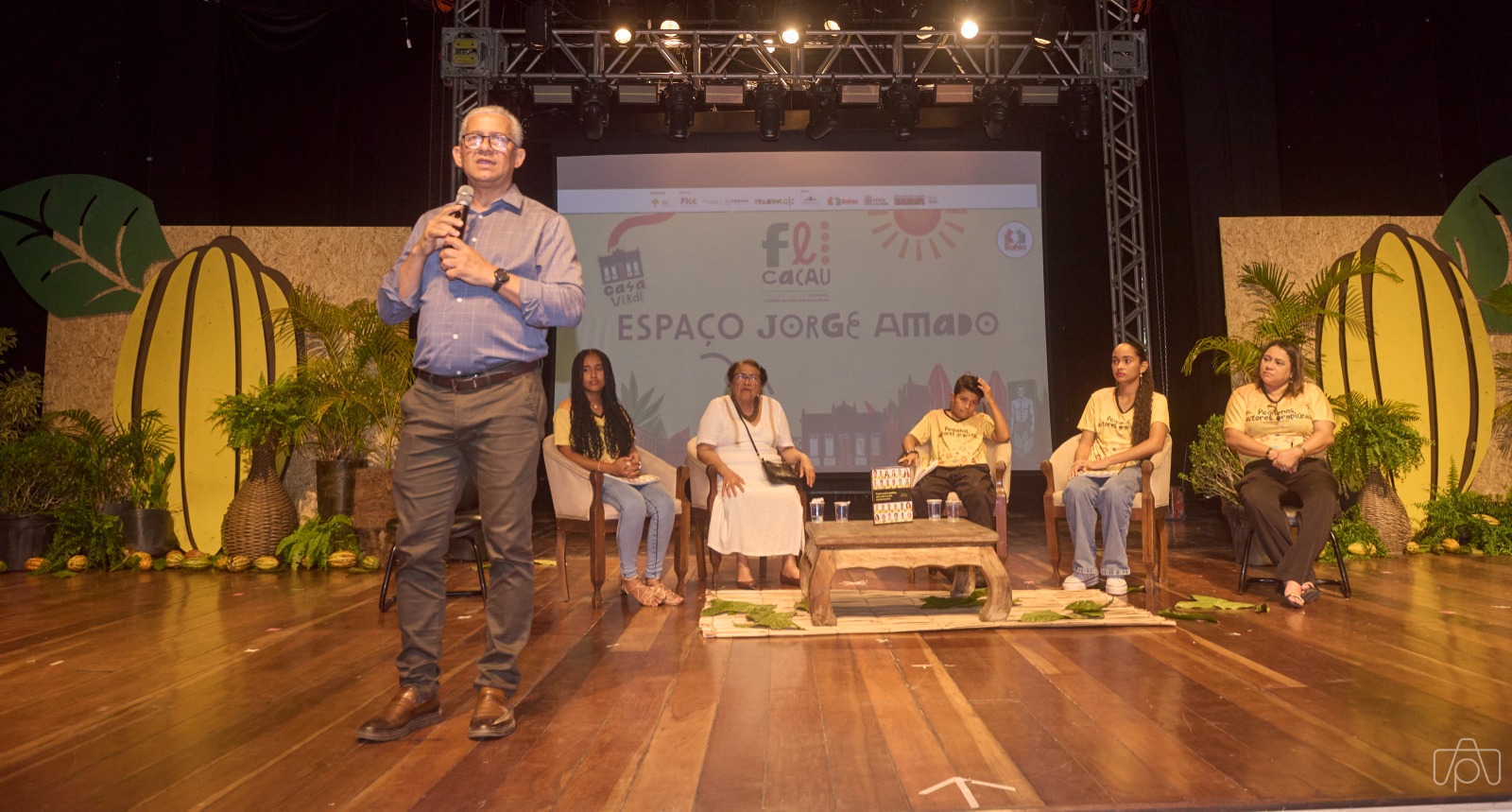 Lançamento do livro “Pequenos Autores Grapiúnas” abre a Festa Literária da Região Cacaueira - FLICACAU
