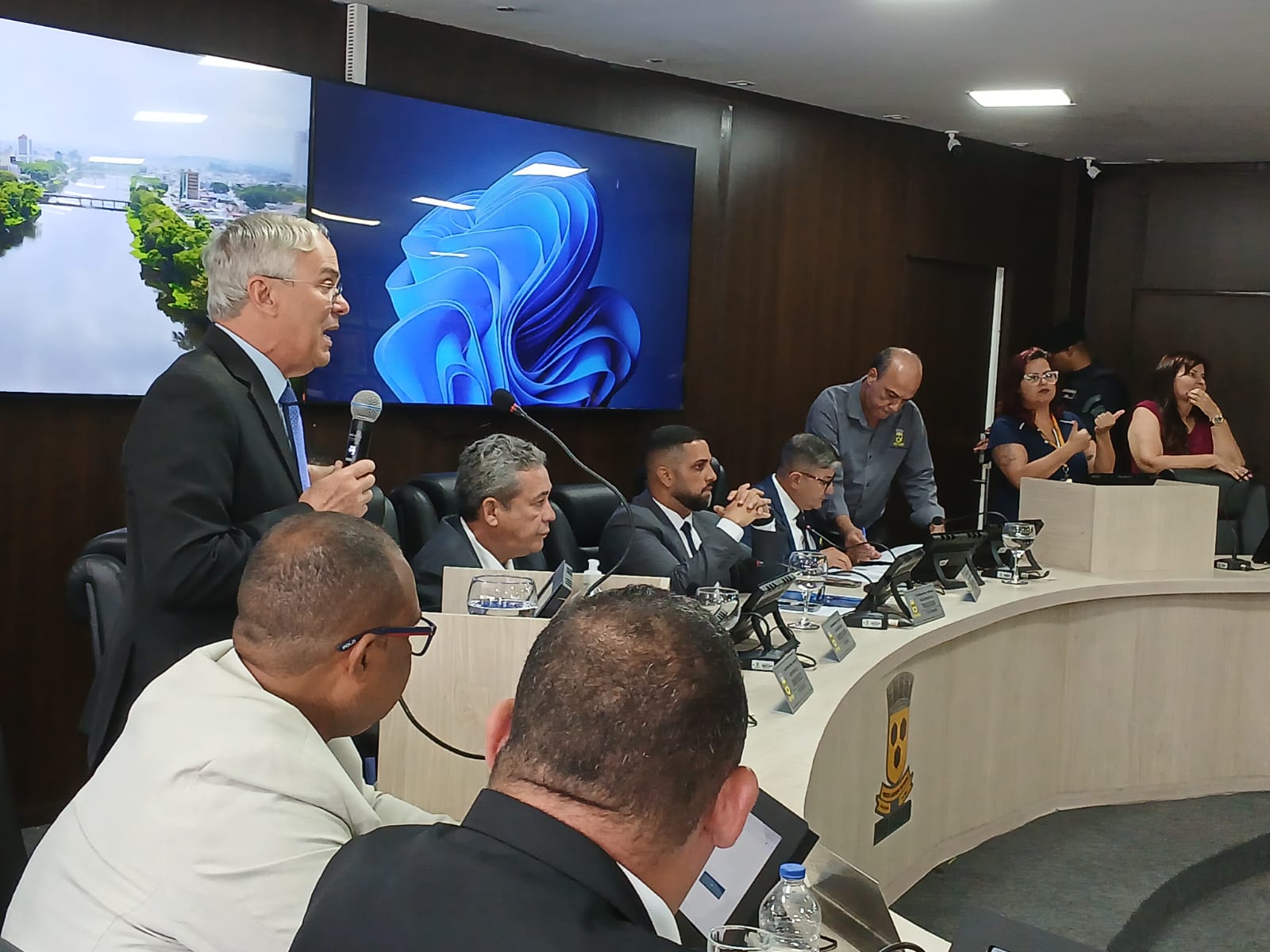 Mensagem do Executivo na instalação do período ordinário de sessões da Câmara Municipal realça avanços da gestão de Itabuna