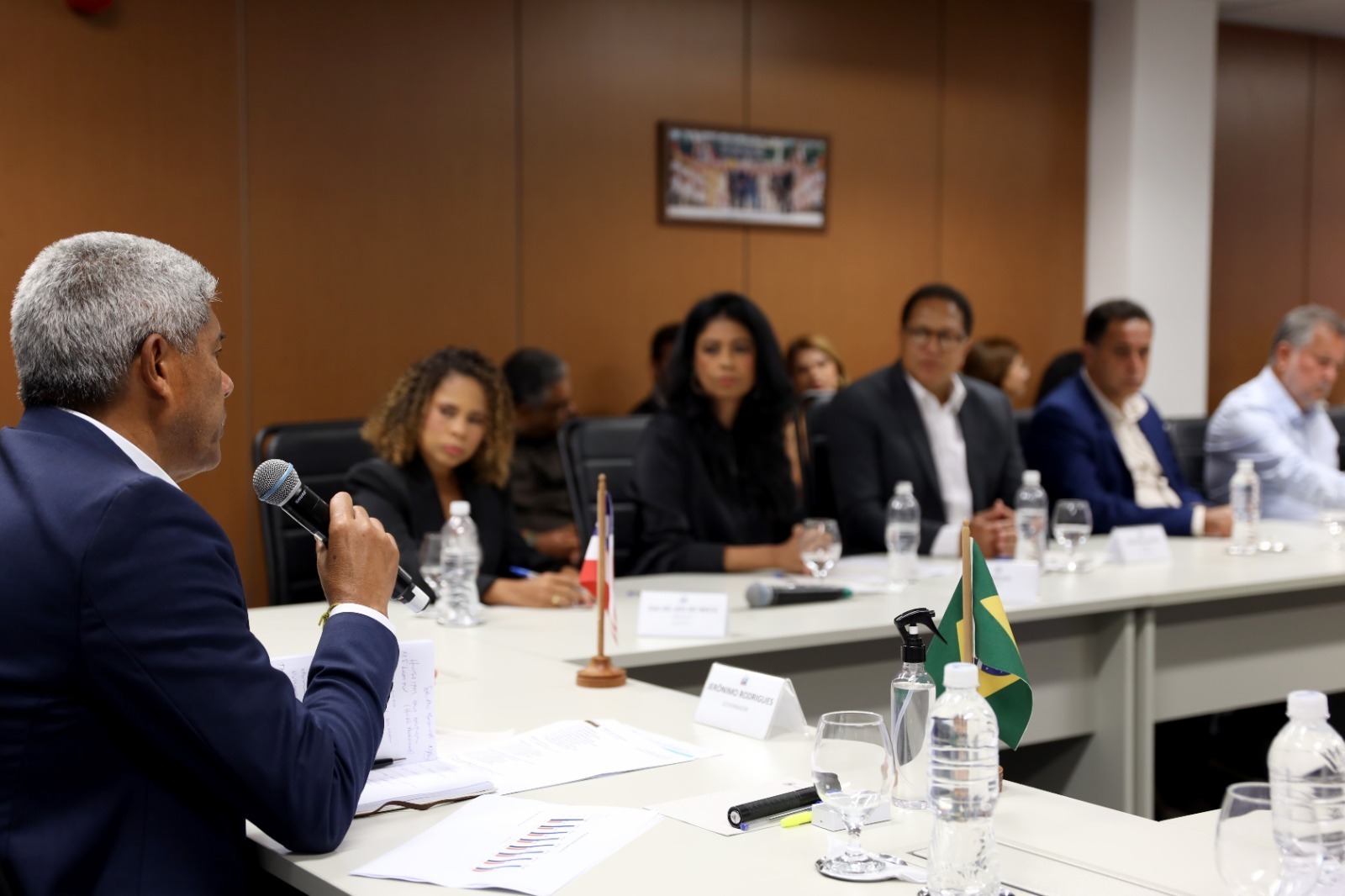 Governador recebe prefeitos e produtores de cacau e reafirma compromisso com a cadeia produtiva na Bahia