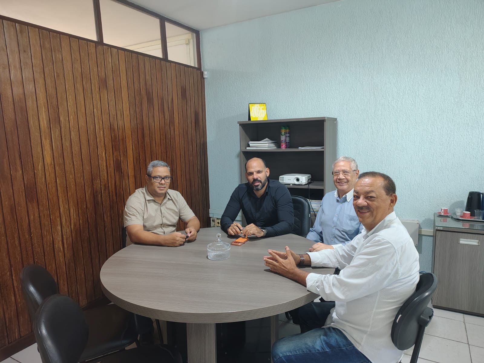 Diretoria da ARSEPI visita presidente da EMASA e cobra nivelamento dos poços de visita