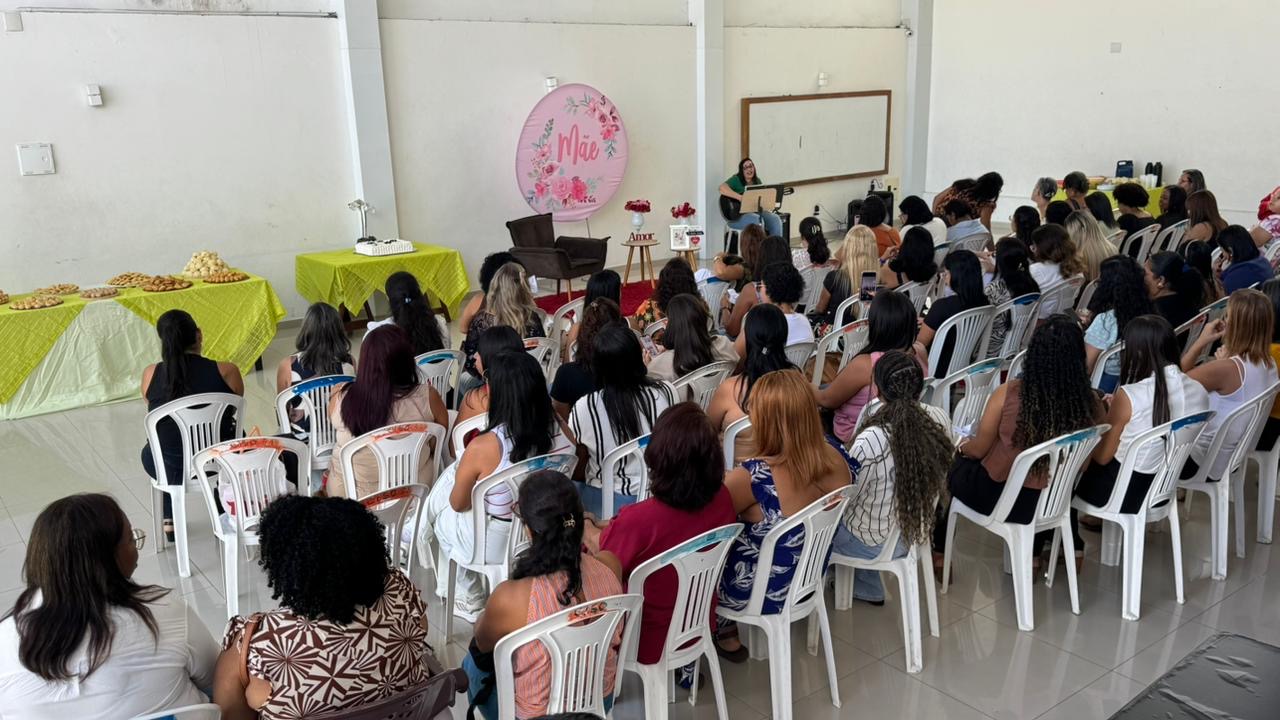 Servidoras da Secretaria de Promoção Social e Combate à Pobreza são homenageadas pelo Dia das Mães