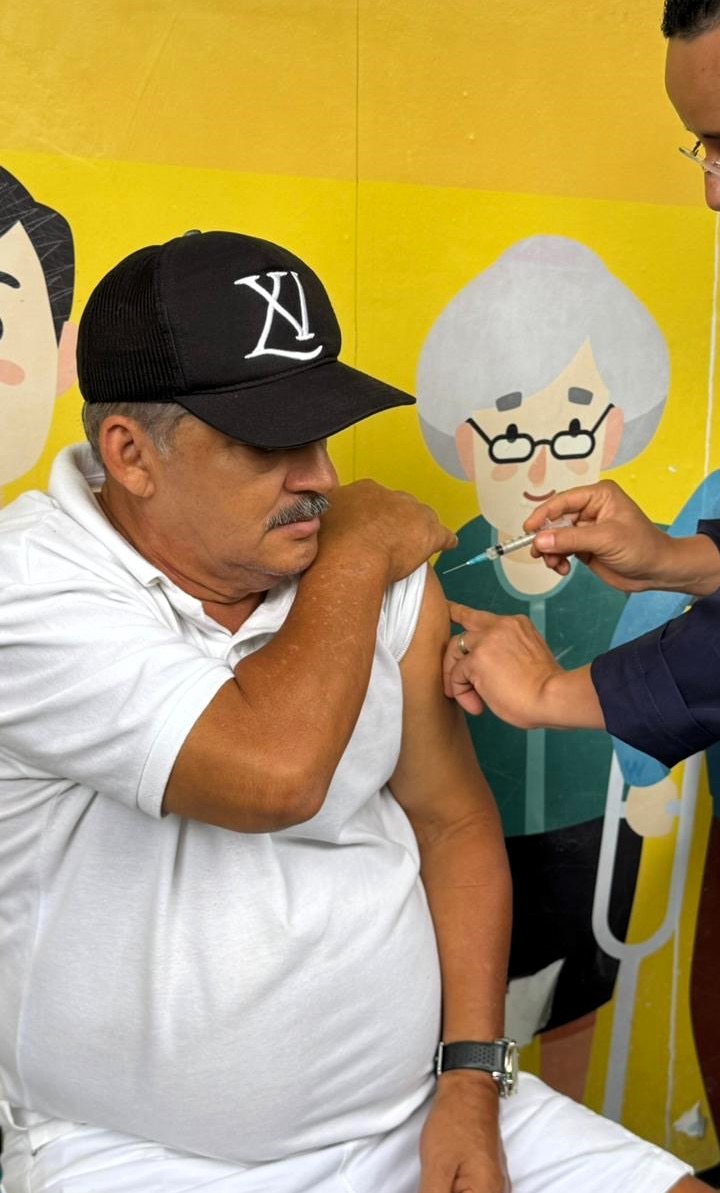 Famílias referenciadas pelos CRAS de Itabuna, tomam vacina contra a Influenza