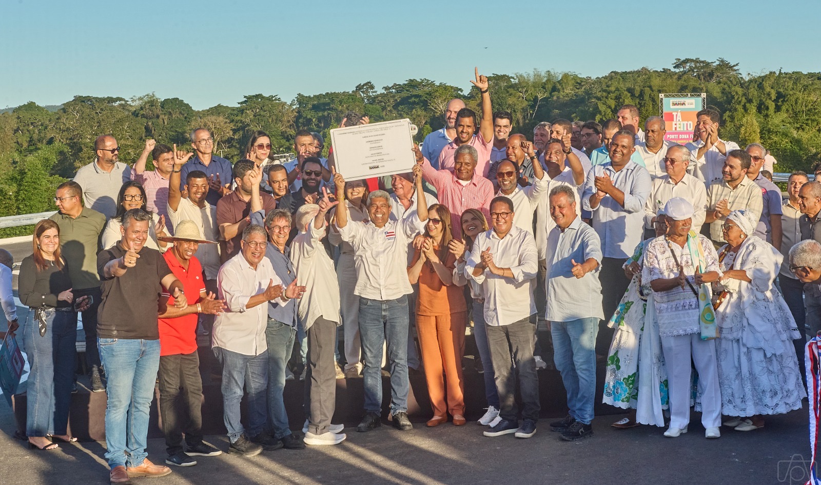 Prefeito Augusto Castro inaugura BA-649 ao lado do governador Jerônimo Rodrigues
